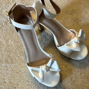 White Block Heels, size 40 with bows